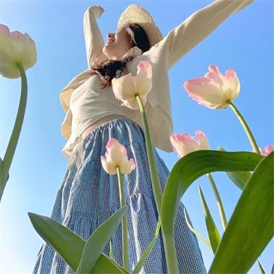 采蘑菇的夫妻
